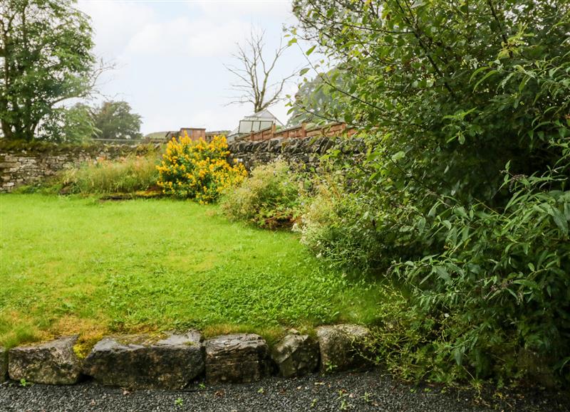 The setting around Low Fold Cottage