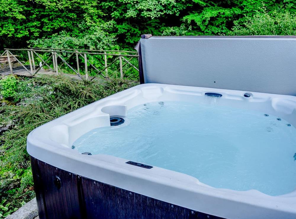 Hot tub at Low Jock Scar Country Estate in Kendal, Cumbria
