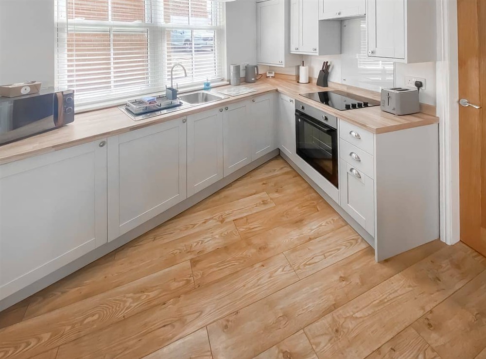 Open plan living space (photo 3) at Low Tide in Filey, North Yorkshire