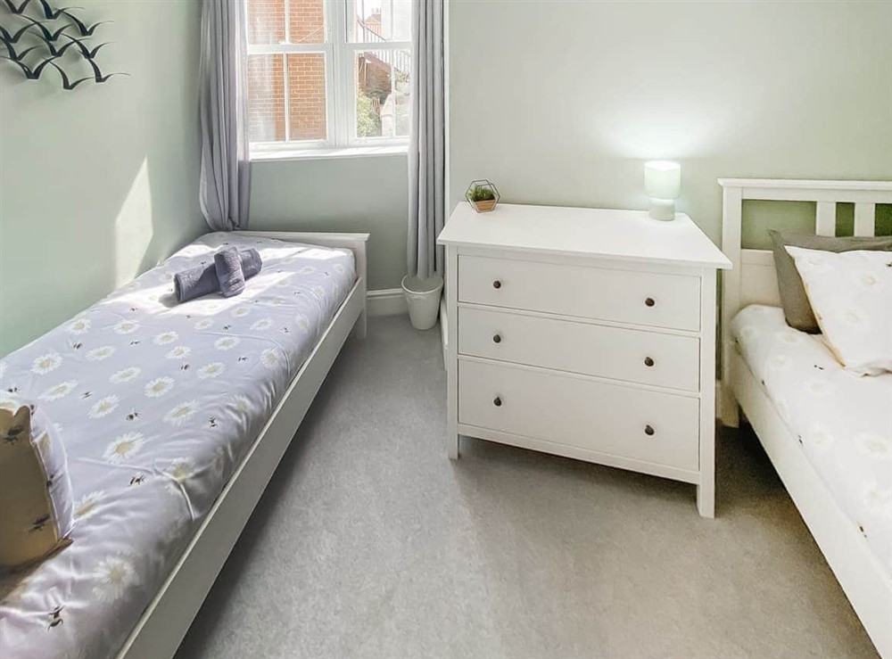 Twin bedroom (photo 2) at Low Tide in Filey, North Yorkshire