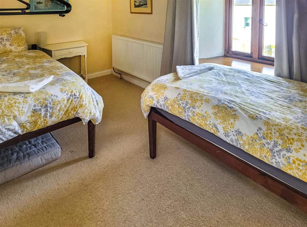 Twin bedroom at Lower Barn in Dolgran, Dyfed