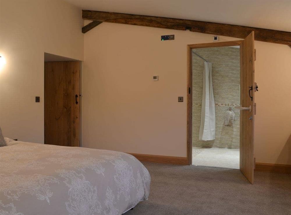 Double bedroom with en-suite at Lower Larkworthy in Ashwater, near Holsworthy, Devon