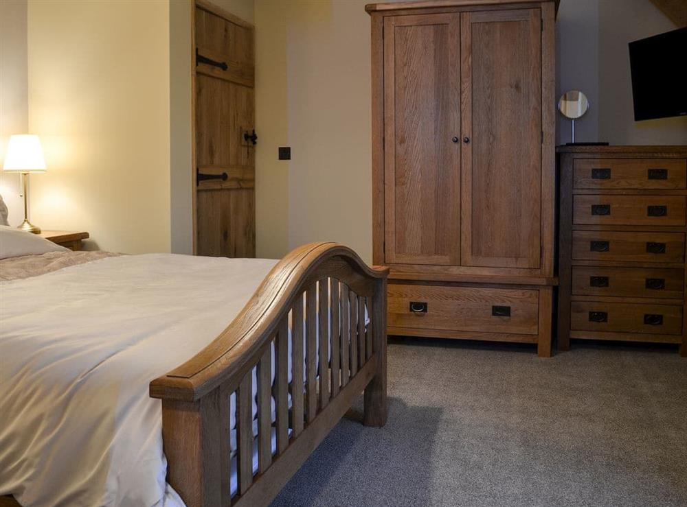 Lovely double bedroom at Lower Larkworthy in Ashwater, near Holsworthy, Devon