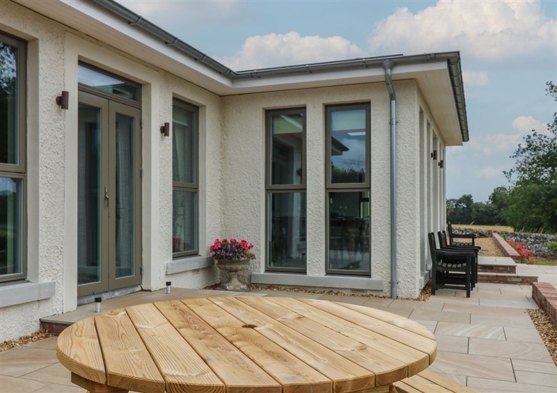 This is the setting of Lower Lodge at Lower Lodge, near Cupar