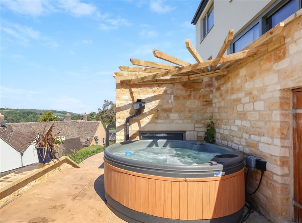 Hot tub at Lower Mount Orchard in Stroud, Gloucestershire