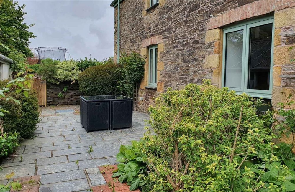 Garden and grounds at Lower Stables in Tregony, Cornwall