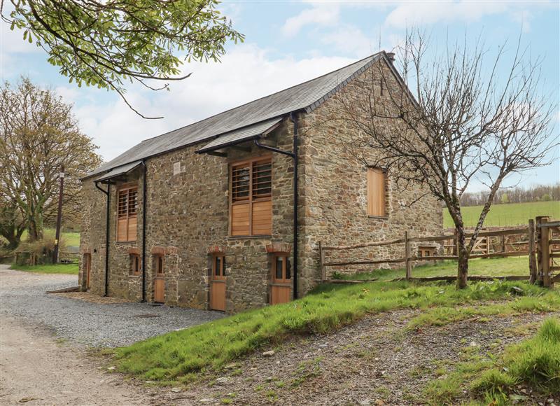 The setting around Lower Walreddon Barn