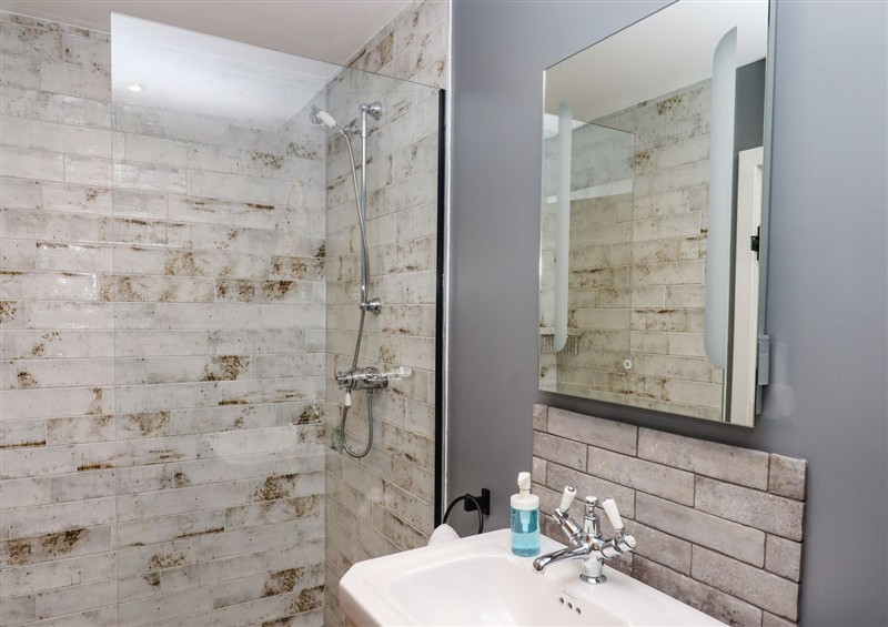 Bathroom at Lower Well Farm House, Stoke Gabriel
