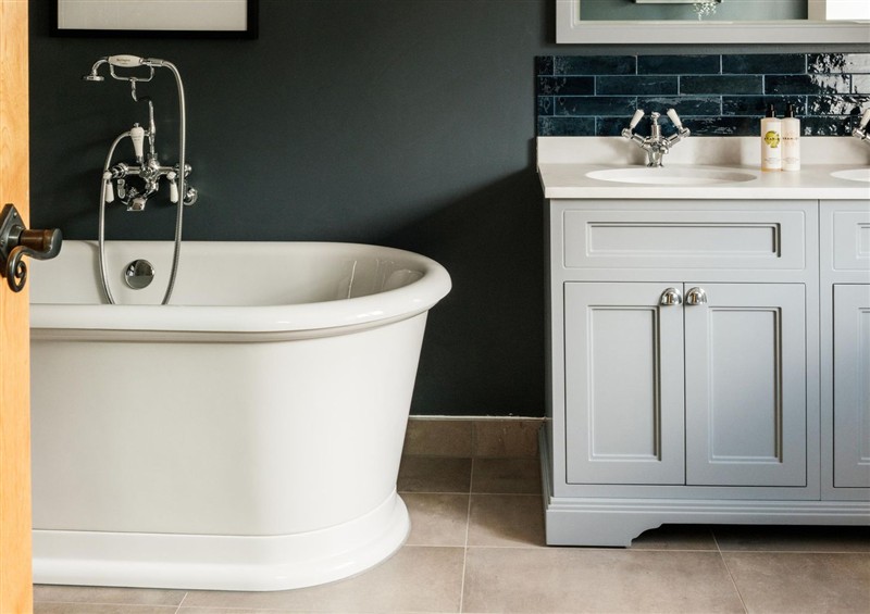 The bathroom at Lower Well Farm House, Stoke Gabriel