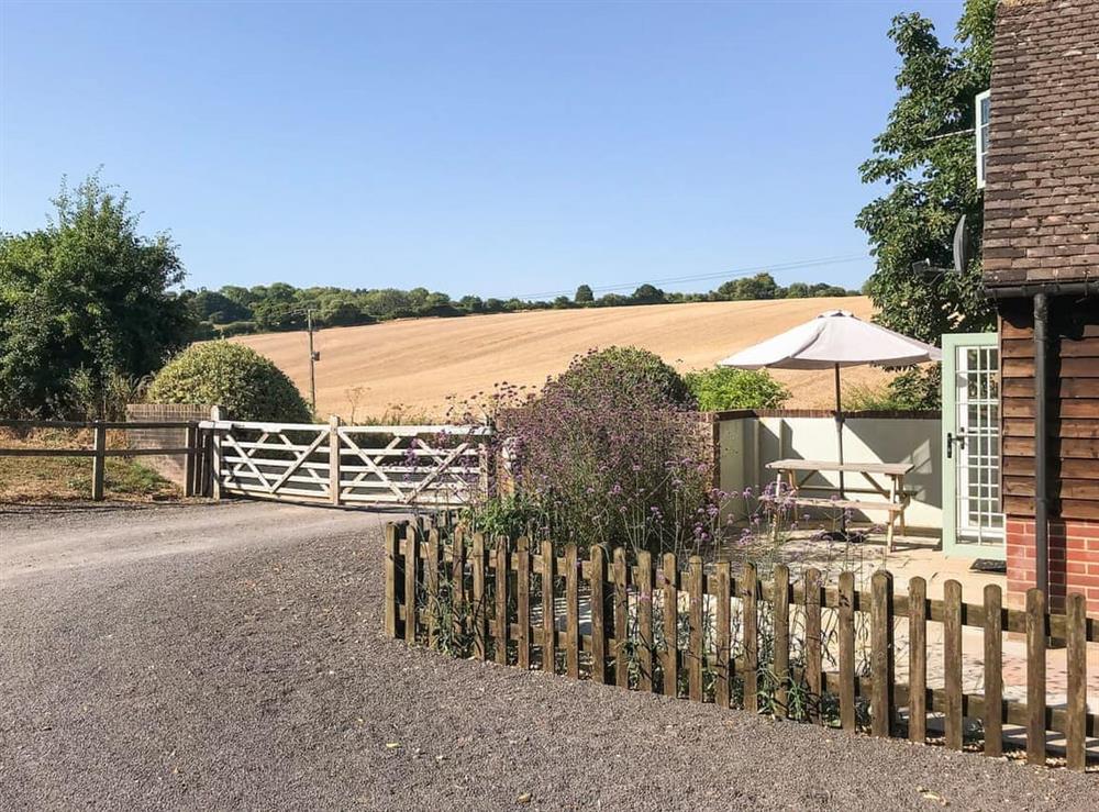 Garden and grounds at Lower Whiteflood Farm Cottage in Owslebury, Winchester, Hampshire