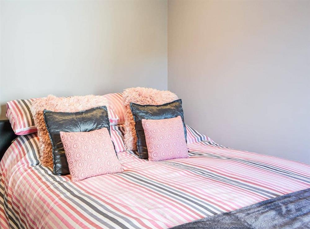 Double bedroom (photo 4) at Loweys Harbour Cottage in Bridlington, North Humberside