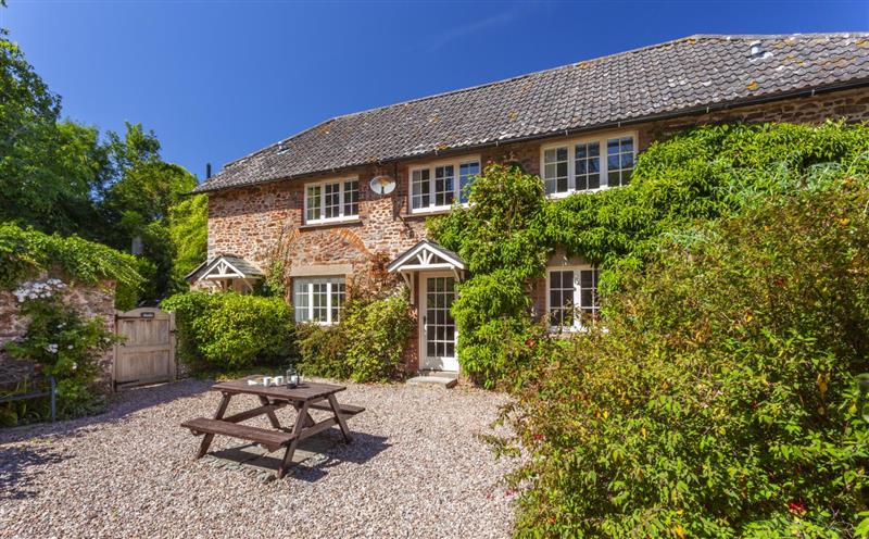 The setting around Luccombe Cottage