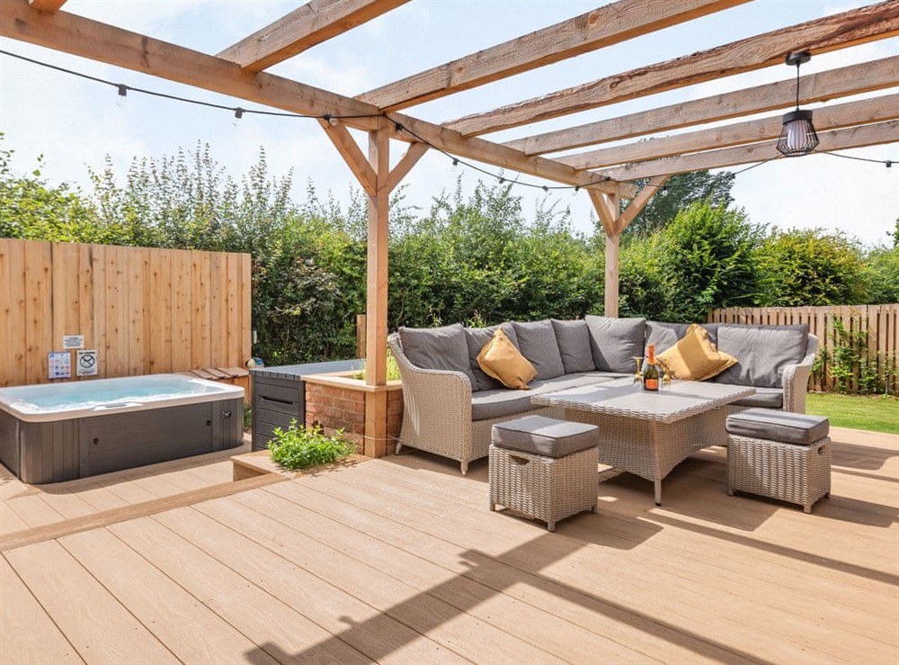 Hot tub at Lucky’s Stable in Chichester, West Sussex