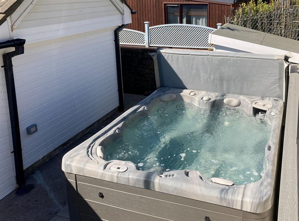 Hot tub (photo 3) at Ludlow Bank in Coulderton, Cumbria