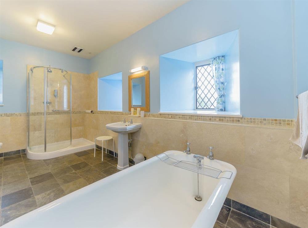 En-suite bathroom with bath and separate shower cubicle at Prince Arthur & Catherine, 