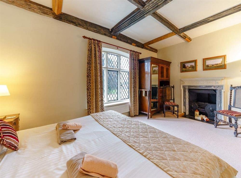 Elegant double bedroom at Sir Henry Sidney, 