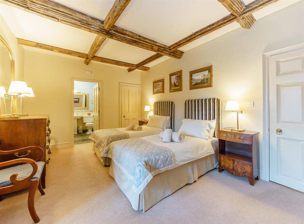 Peaceful twin bedroom at Sir Henry Sidney, 