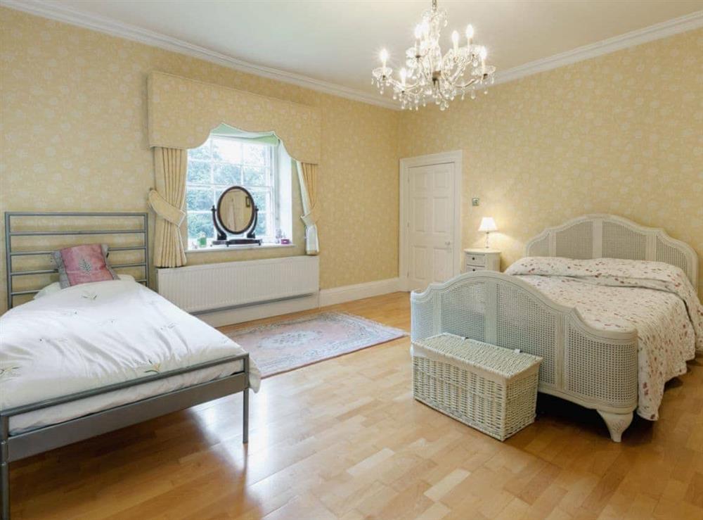 Triple bedroom at Lumsdale House in Matlock, Derbyshire