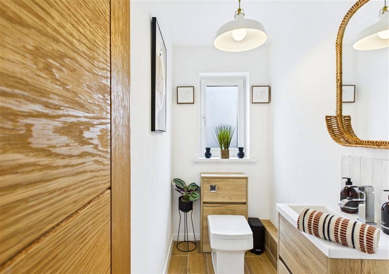 The bathroom at Luxury Beach Stay with Hot Tub, Burry Port