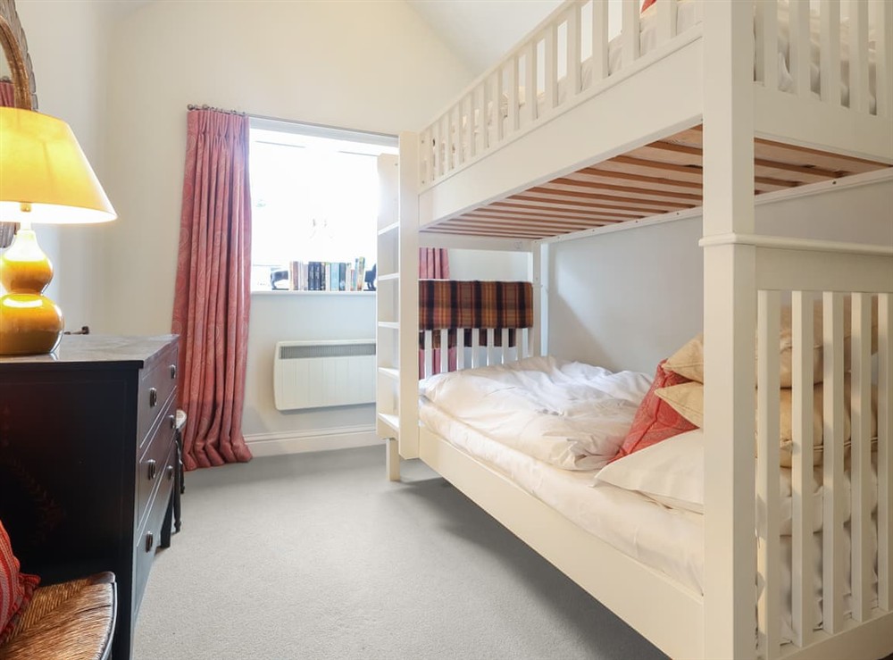 Bunk bedroom at Lynchets Cottage in Hungerford, Berkshire