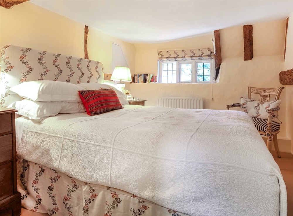 Double bedroom (photo 3) at Lynchets Cottage in Hungerford, Berkshire