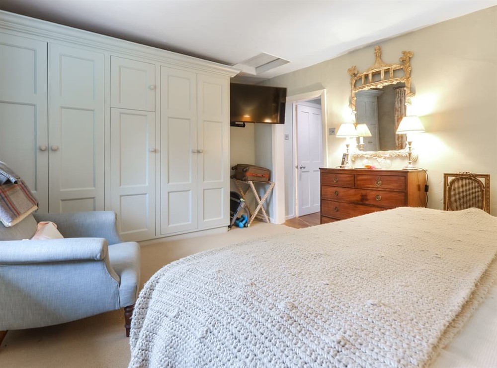 Double bedroom (photo 5) at Lynchets Cottage in Hungerford, Berkshire