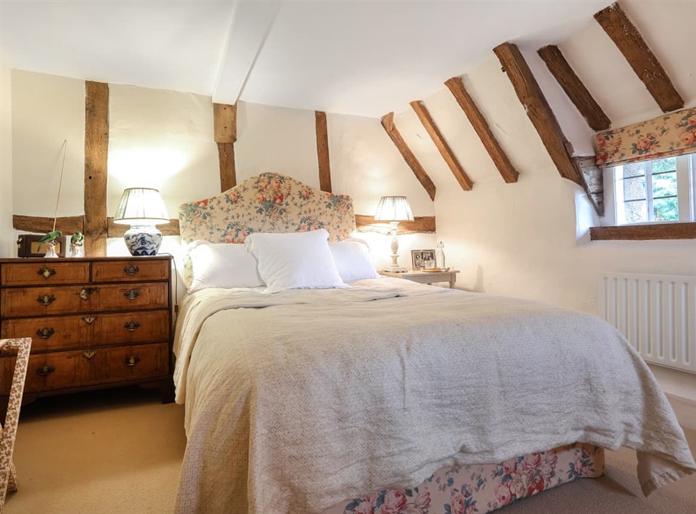 Double bedroom at Lynchets Cottage in Hungerford, Berkshire