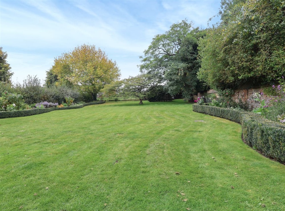 Garden at Lynchets Cottage in Hungerford, Berkshire