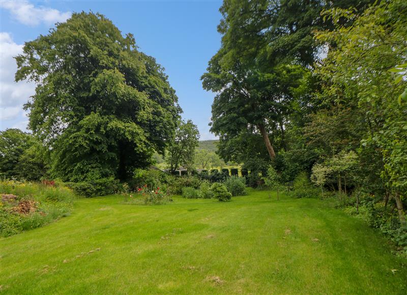 The setting of Lyndale Cottage