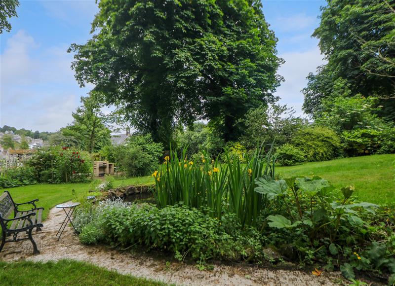 The setting of Lyndale Cottage