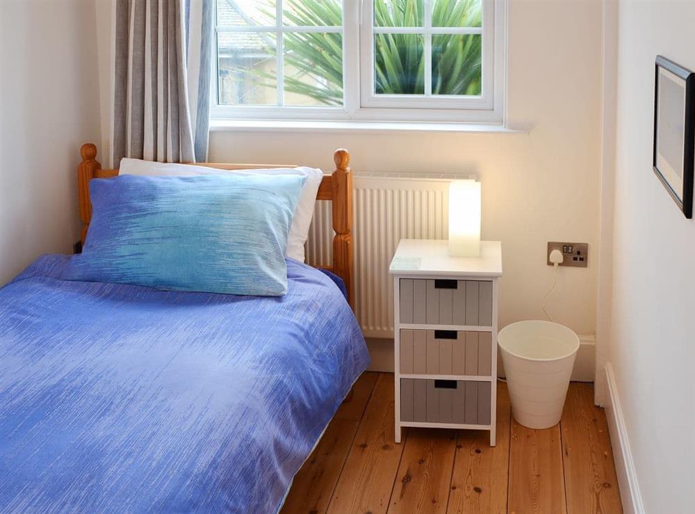 Peaceful single bedroom at Lyndale in Penzance, Cornwall