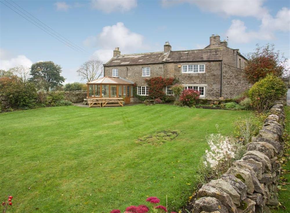 Lyndhurst Cottage in CarltoninCoverdale, near Leyburn, North