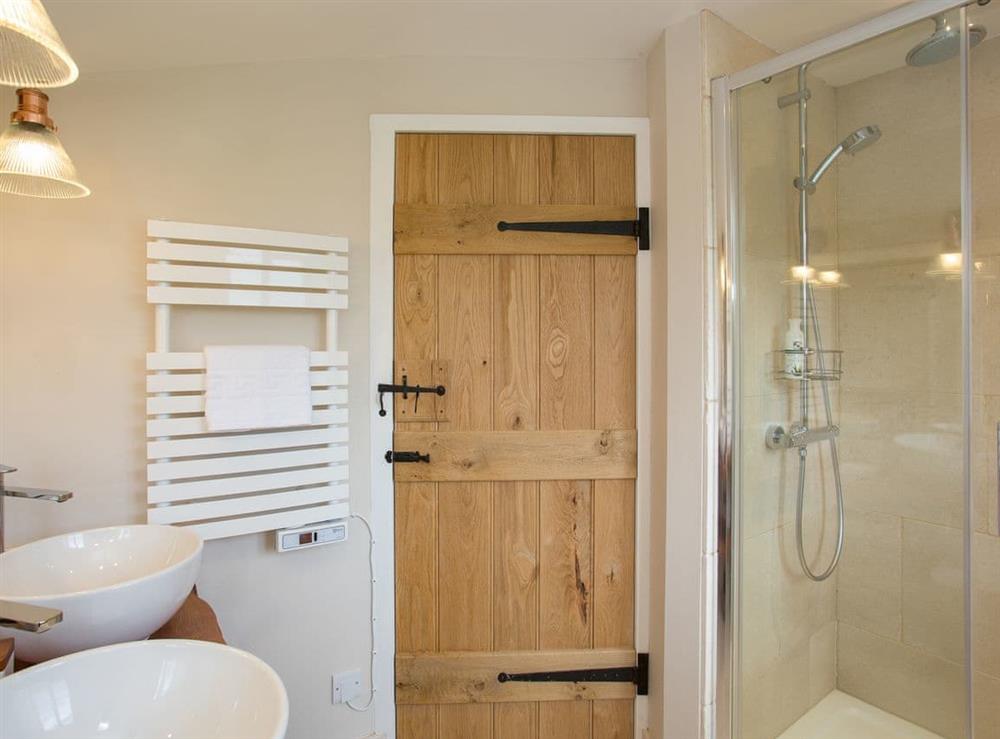 Shower room at Lyndhurst Cottage in Carlton-in-Coverdale, near Leyburn, North Yorkshire