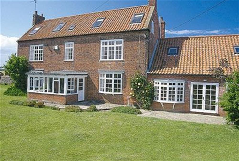 Lyng Farmhouse in Thornham, Norfolk sleeps 12
