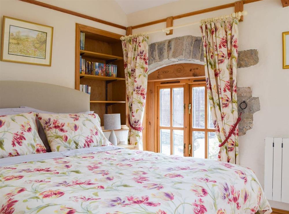 Welcoming double bedroom at The Byre, 