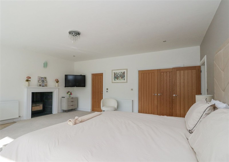 A bedroom in Macgregor Ranch (photo 2) at Macgregor Ranch, Achnabobane near Spean Bridge
