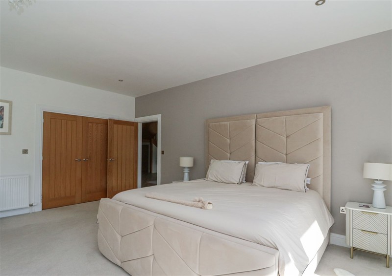 A bedroom in Macgregor Ranch (photo 6) at Macgregor Ranch, Achnabobane near Spean Bridge