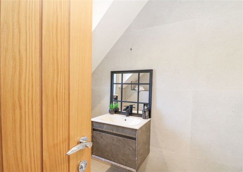 The bathroom (photo 9) at Macgregor Ranch, Achnabobane near Spean Bridge