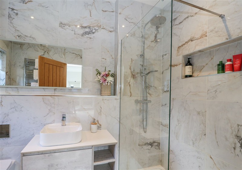 The bathroom at Macgregor Ranch, Achnabobane near Spean Bridge