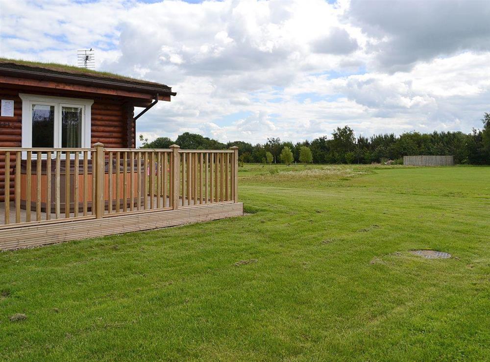 Mackinder Farms Quail Lodge in Brayton, Selby, North Yorkshire sleeps 6