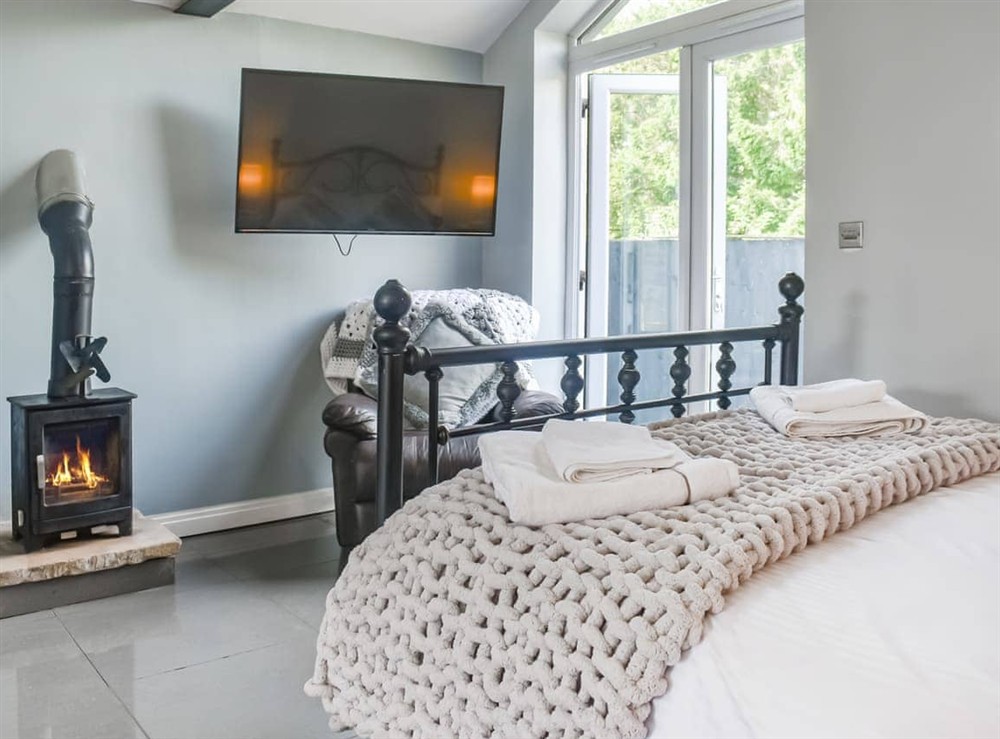 Open plan living space (photo 7) at Madeline Cottage in Clitheroe, Lancashire