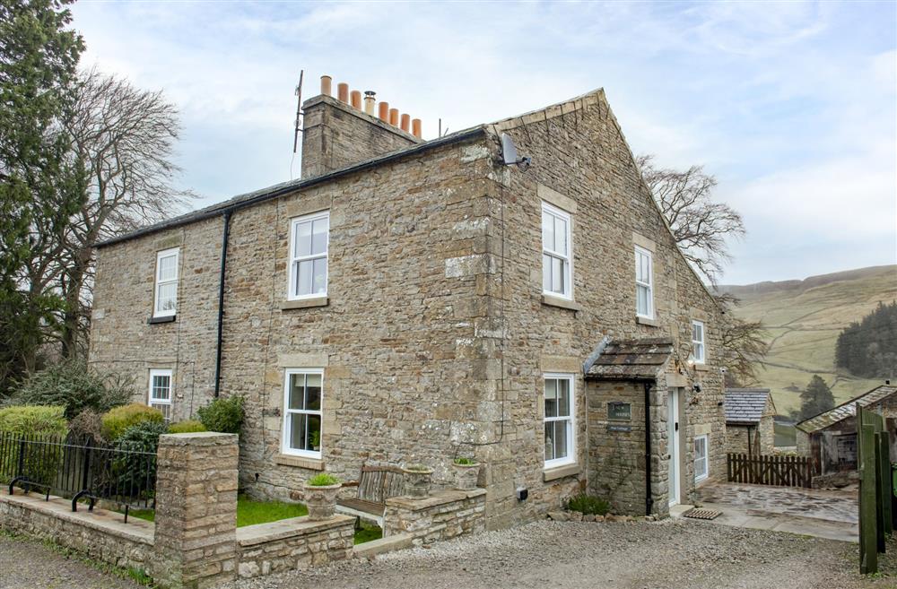 Main entrance to Mae Cottage