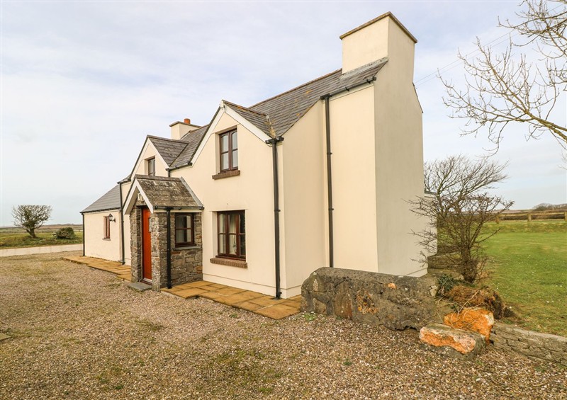 The setting of Maerdy Lodge at Maerdy Lodge, Solva