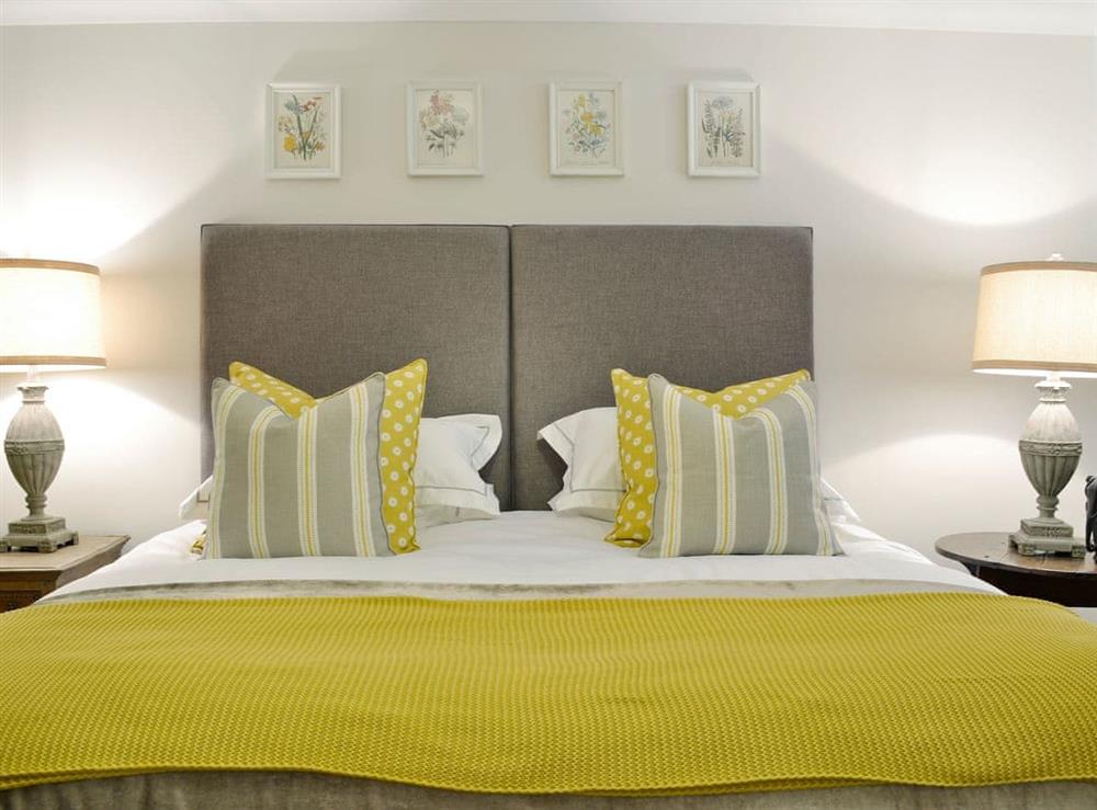 Relaxing en-suite double bedroom (photo 2) at Maes Y Bryn Farmhouse in Llansadwrn, near Llandeilo, Dyfed