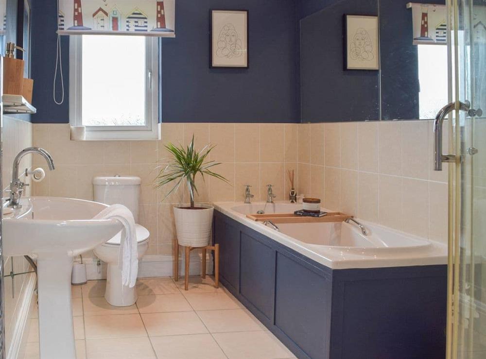 Bathroom at Maes-Y-Wawr in Letterston, Dyfed