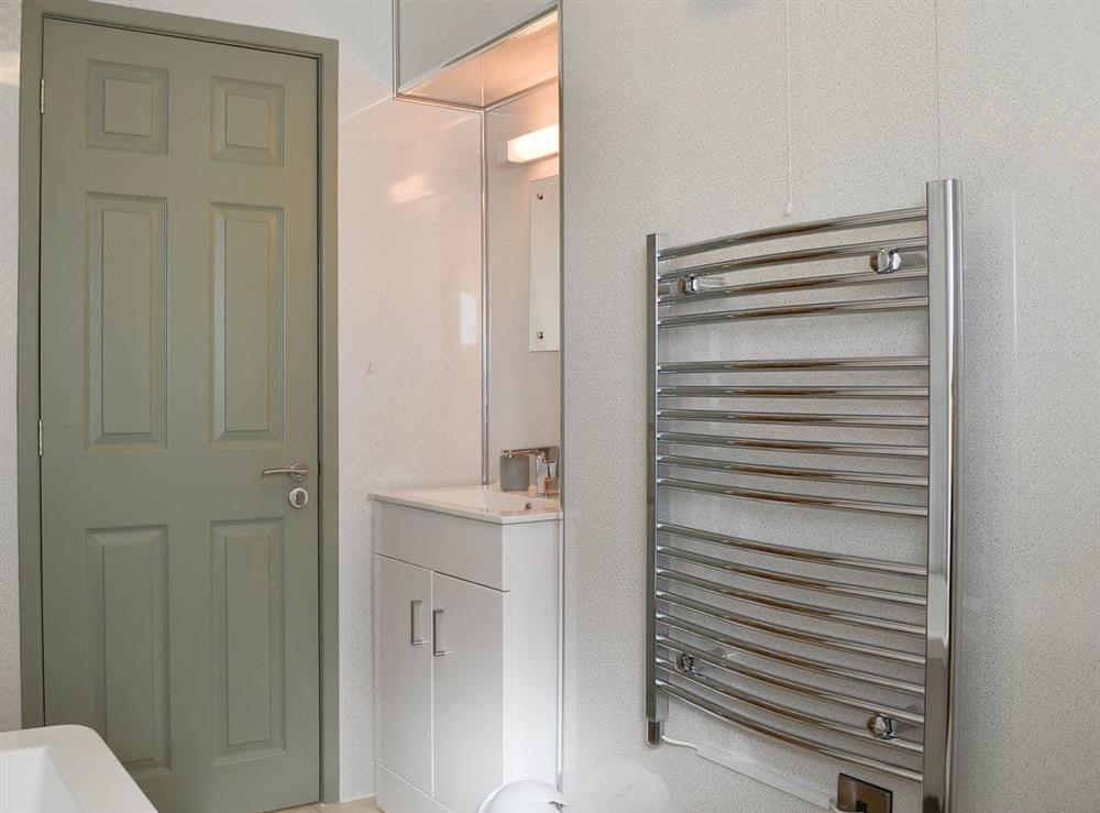 The en-suite bathroom also has a heated towel rail at Kingfisher, 