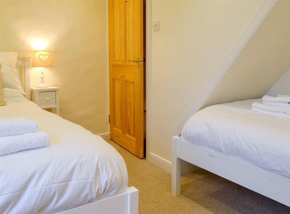Twin bedroom (photo 2) at Maggies Den in Gatehouse of Fleet, Dumfries and Galloway, Kirkcudbrightshire