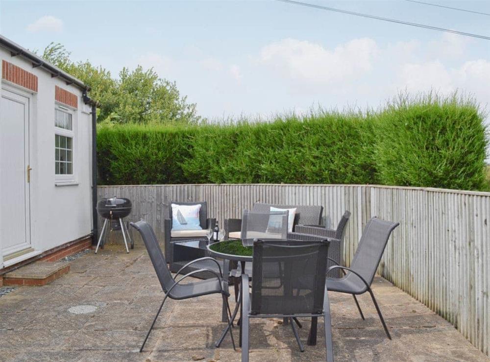 Sitting-out-area at Magpie Cottage in Filey, North Yorkshire