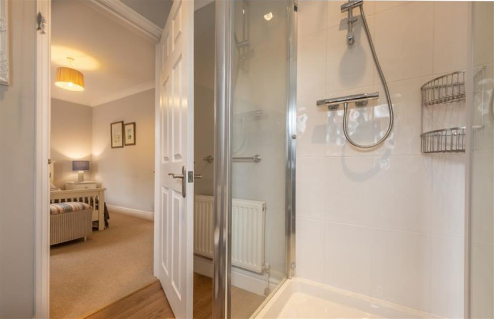 First floor: En-suite shower room (photo 2) at Mahonia Cottage, Burnham Market near Kings Lynn