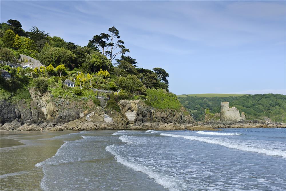Nearby North Sands beach at Main Top Apartment in , Salcombe